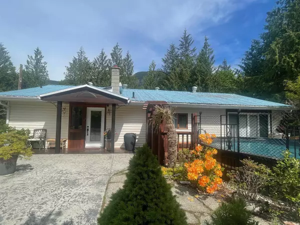 Madeira Park, BC V0N 2H1,6055 Dubois RD