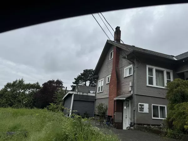 New Westminster, BC V3M 3W8,124 Mcinnes ST