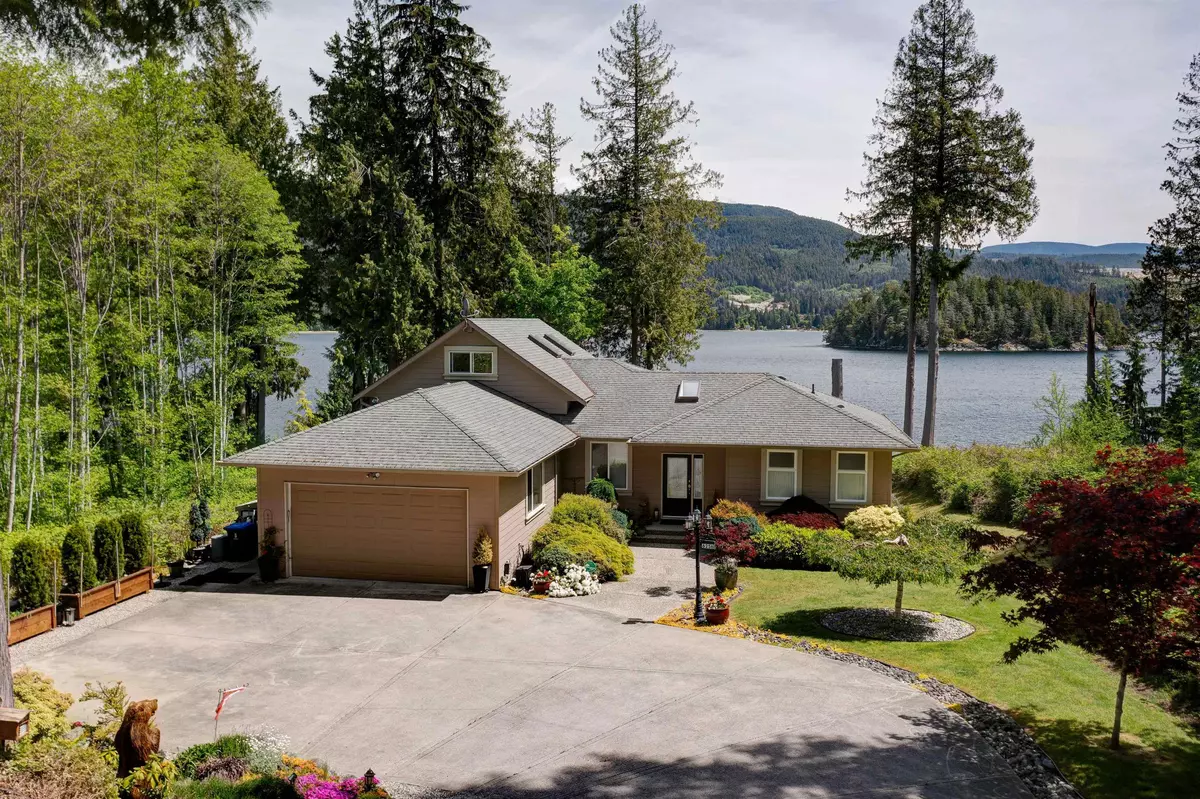 Sechelt, BC V7Z 0P8,6256 N Gale AVE