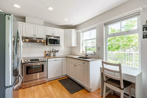 Delta, BC V4K 5B5,4770 52a ST #117