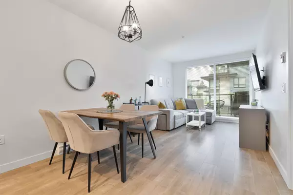 Coquitlam, BC V3J 0J5,707 Como Lake AVE #202