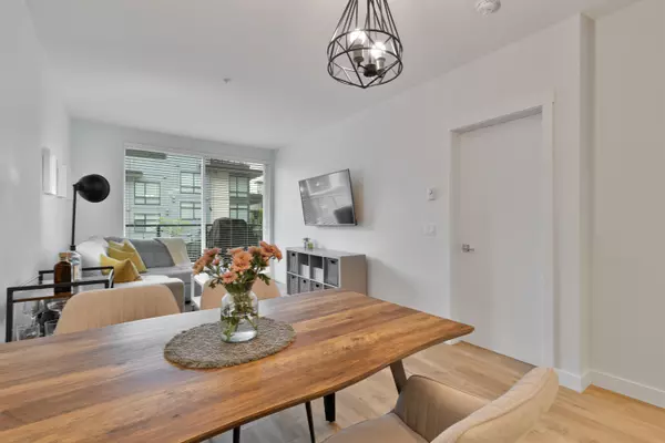 Coquitlam, BC V3J 0J5,707 Como Lake AVE #202