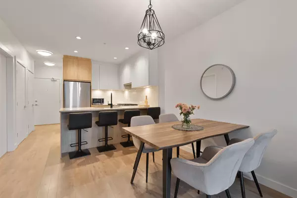 707 Como Lake AVE #202,  Coquitlam,  BC V3J 0J5