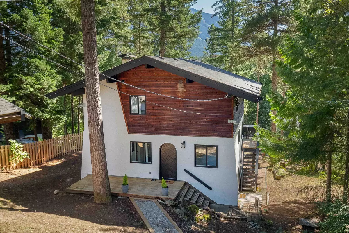 Whistler, BC V8E 0G1,8636 Lakewood CT