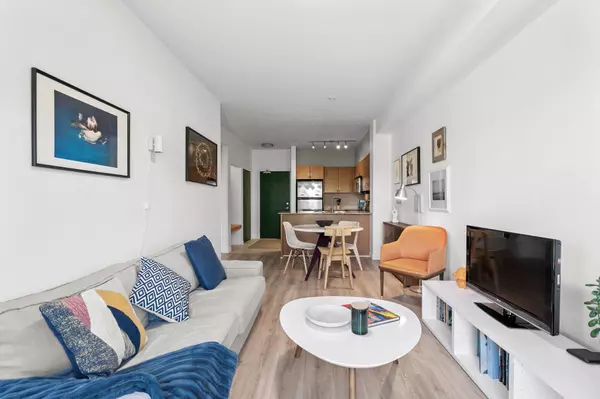 Surrey, BC V3T 0B8,13789 107a AVE #306