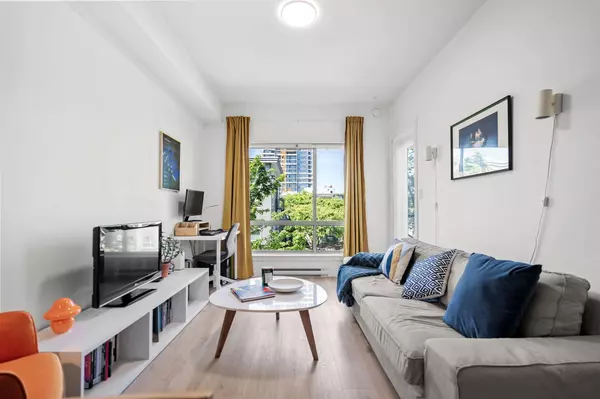 Surrey, BC V3T 0B8,13789 107a AVE #306