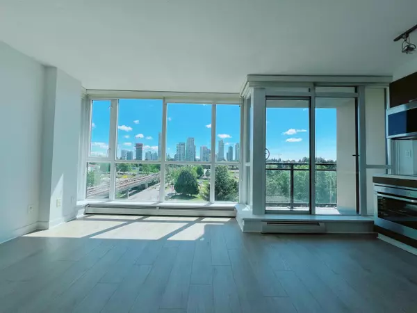 Surrey, BC V3T 0E6,10777 University DR #803