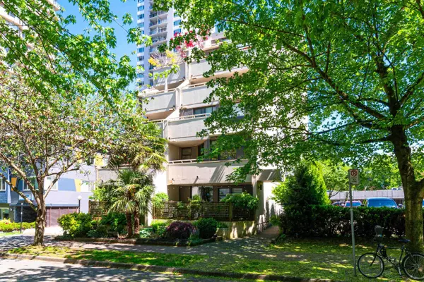 Vancouver, BC V6G 1T3,1819 Pendrell ST #402