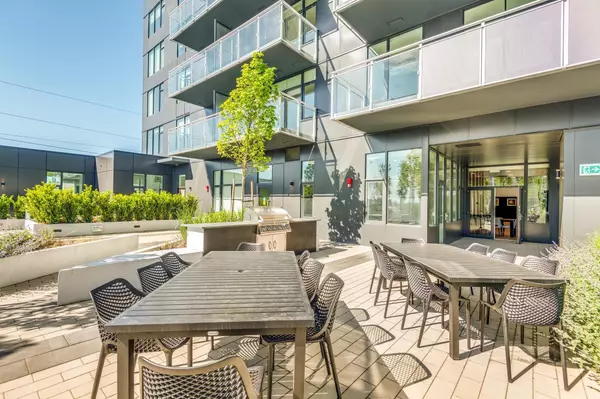 Burnaby, BC V5C 0N3,4433 Alaska ST #802