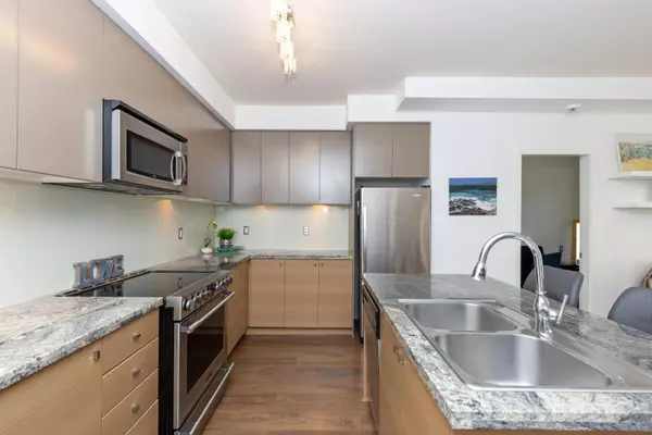 Surrey, BC V4N 6J7,6420 194 ST #104