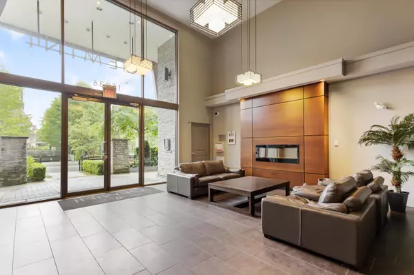 Surrey, BC V4A 1V3,15336 17a AVE #204