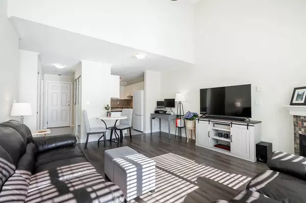 Surrey, BC V3R 0W1,14885 100 AVE #407