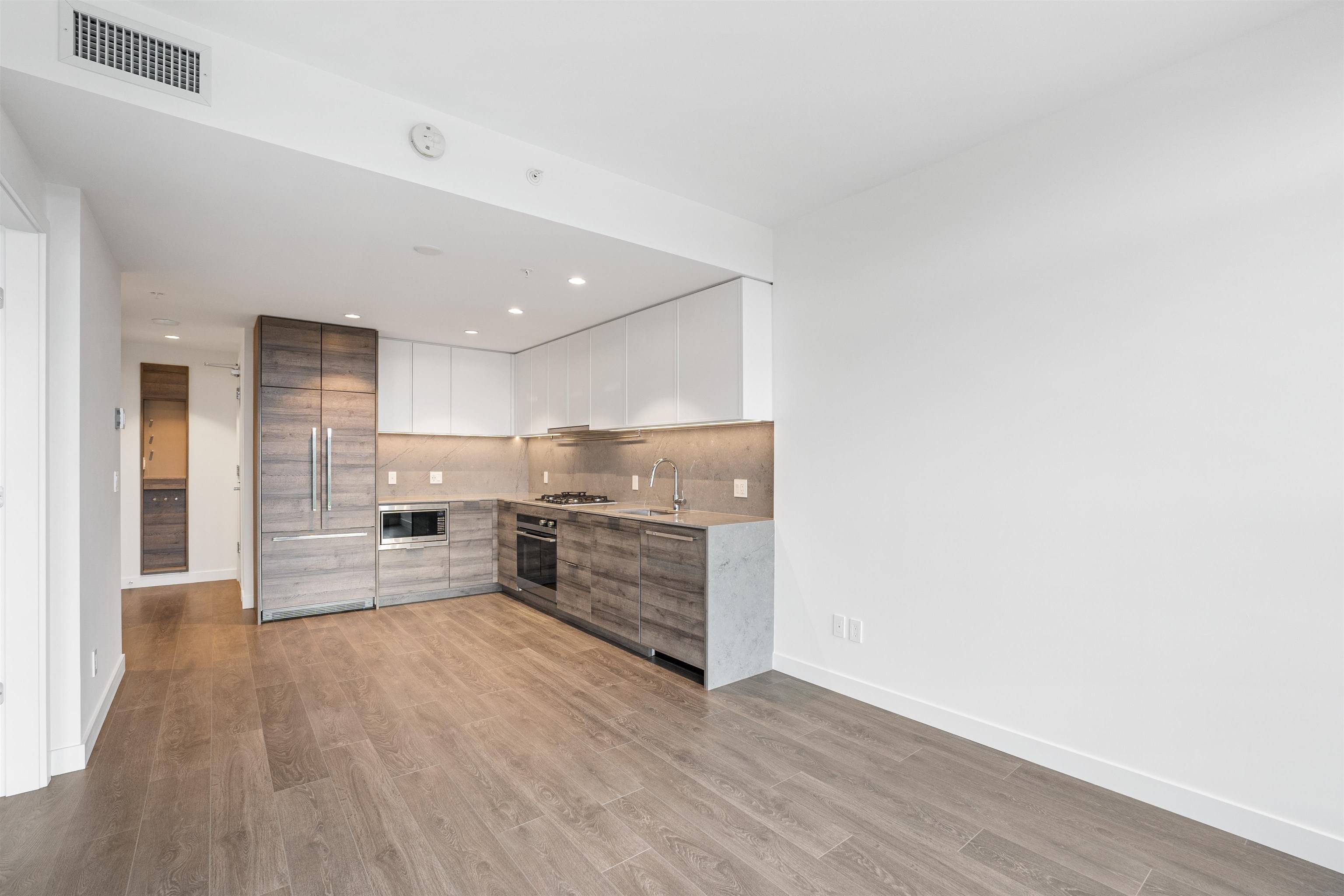 Coquitlam, BC V3K 0G9,1045 Austin AVE #1208
