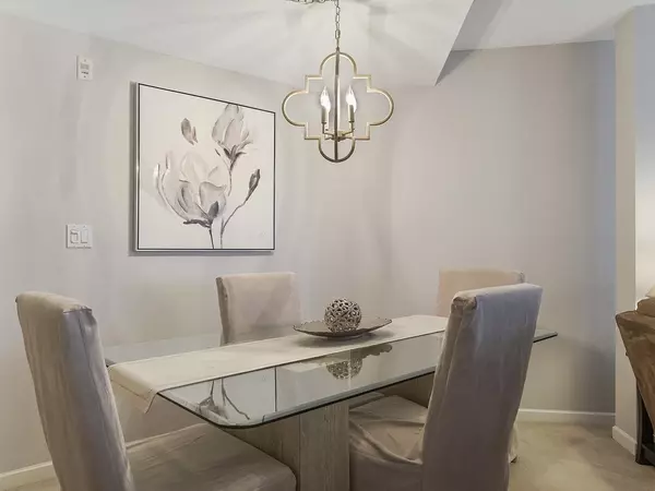 Surrey, BC V4A 9T4,15155 22 AVE #113