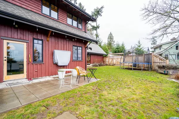 Bowen Island, BC V0N 1G1,923 Elrond's CT