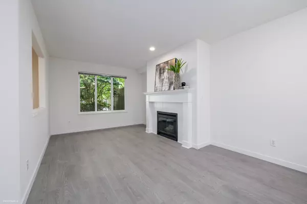 Surrey, BC V3W 0R8,13888 70 AVE #293