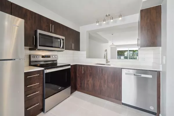 Vancouver, BC V6K 1R2,2880 W 4th AVE #7