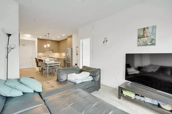 Surrey, BC V4N 6W7,18811 72nnd AVE #218