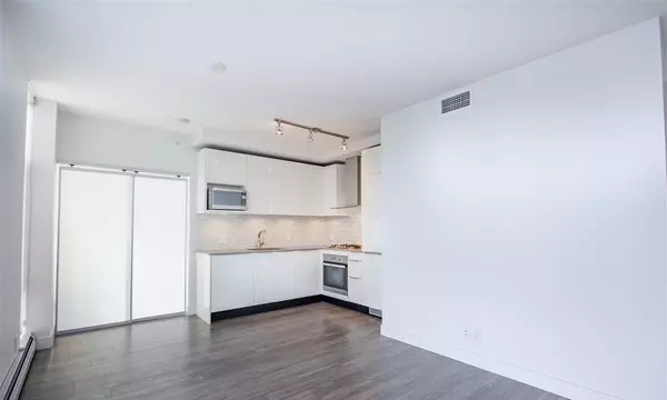 Vancouver, BC V6Z 0E3,1283 Howe ST #2903