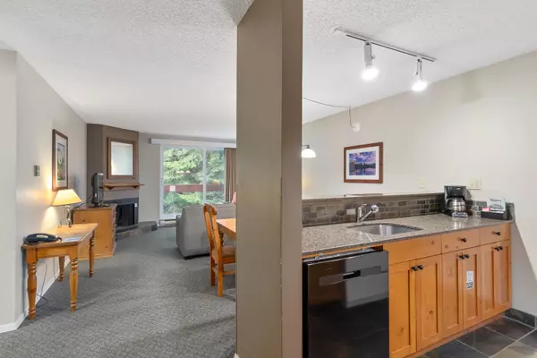 Whistler, BC V8E 1J4,4200 Whistler WAY #421