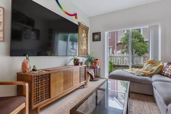 Mission, BC V4S 0C9,32789 Burton AVE #502