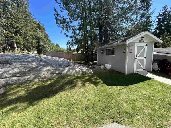 Sechelt, BC V0N 3A5,6146 S Gale AVE