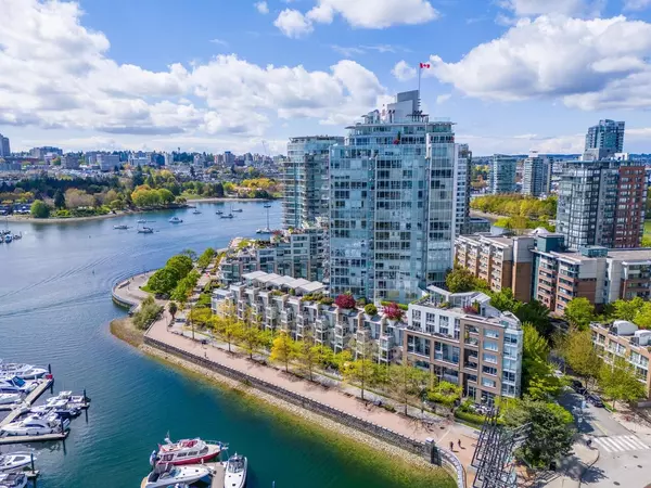 1228 Marinaside CRES #108, Vancouver, BC V6Z 2W4