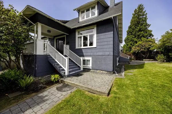 North Vancouver, BC V7L 3M4,2053 St. Andrews AVE