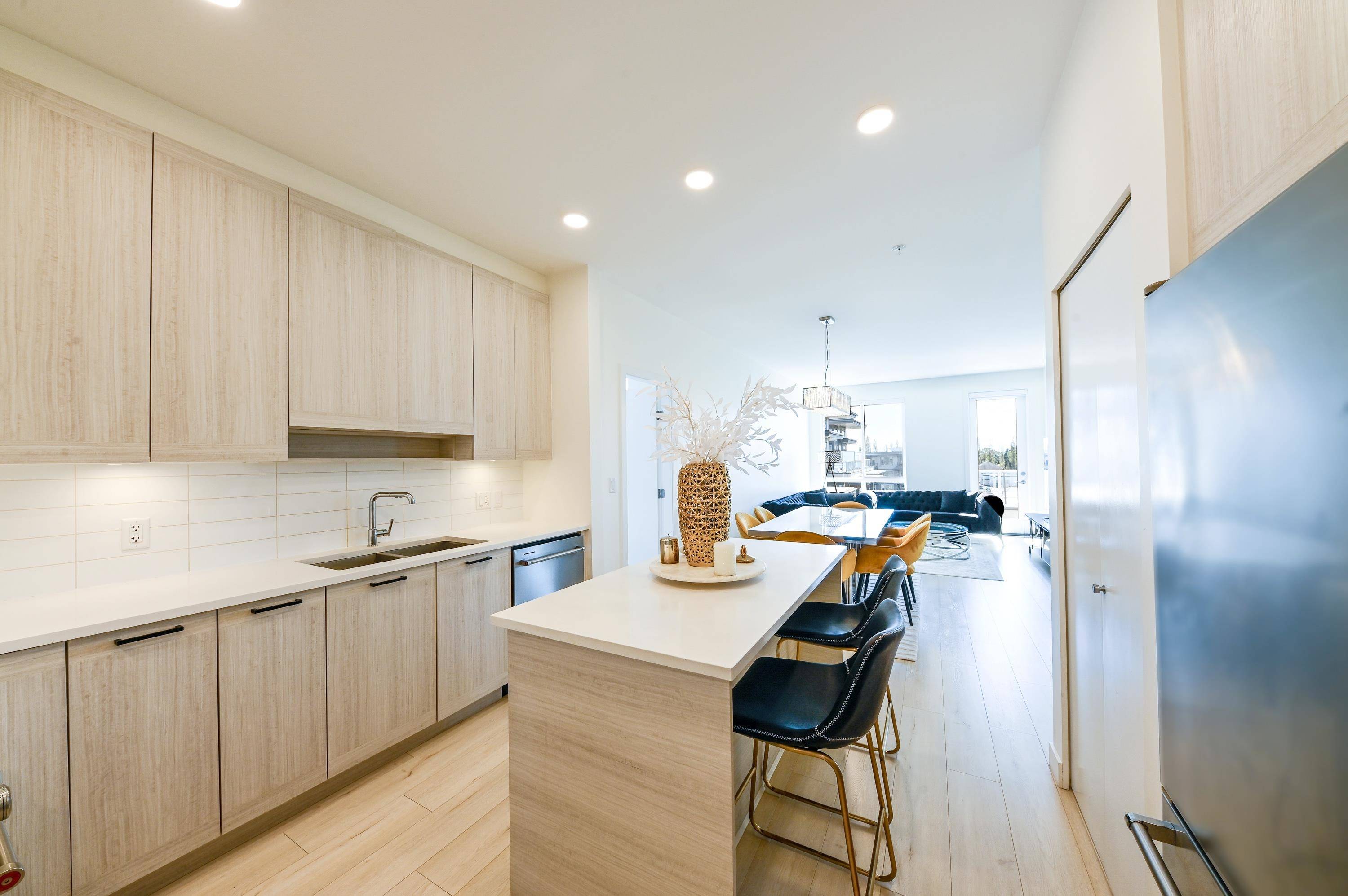 Burnaby, BC V3N 0H5,7133 14th AVE #602