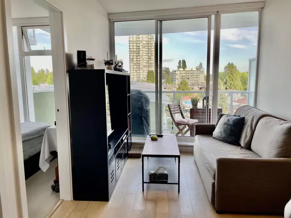 Vancouver, BC V5N 2T7,2220 Kingsway #615