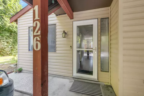 Surrey, BC V3W 7E6,13880 74 AVE #126