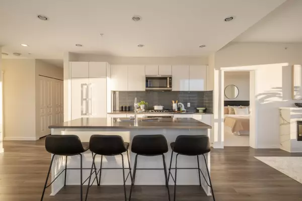 Coquitlam, BC V3B 0P4,3096 Windsor Gate #2406