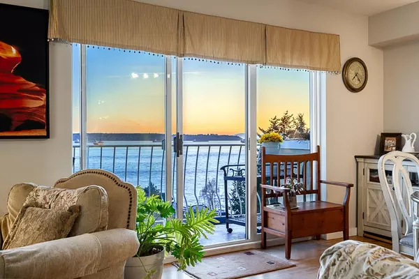 West Vancouver, BC V7V 1C2,2187 Bellevue AVE #704