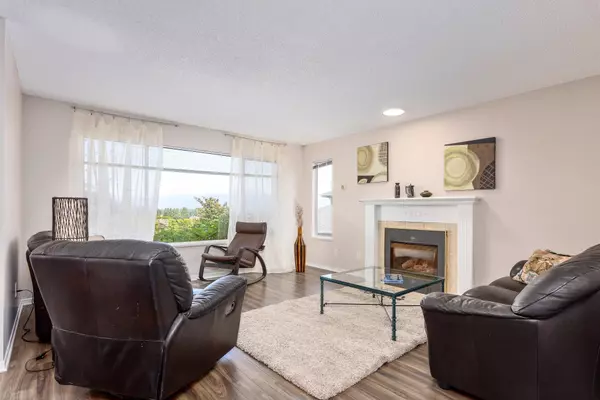 Port Coquitlam, BC V3C 5M2,1140 Castle CRES #109