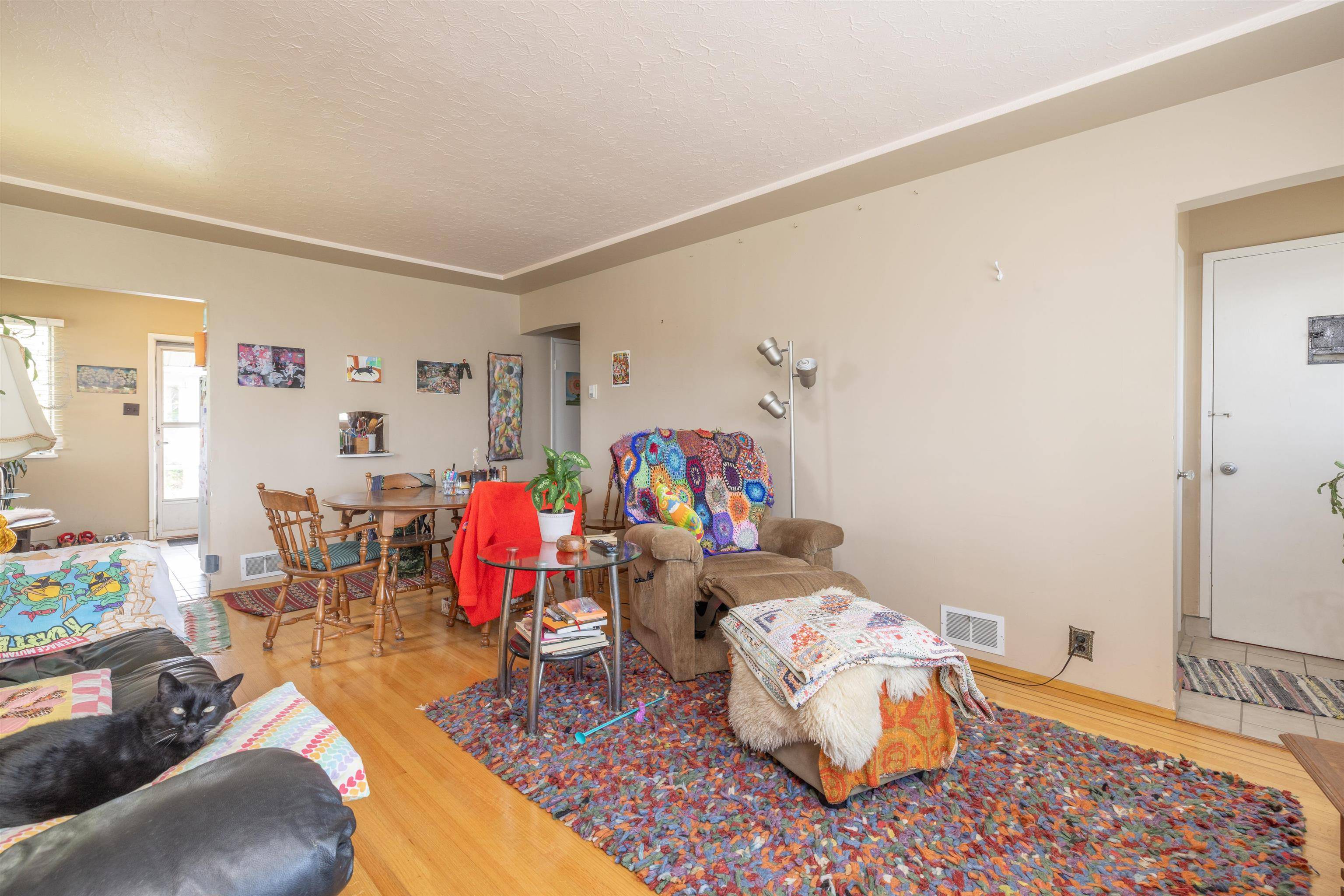 Burnaby, BC V5G 2P3,3739 Brandon ST