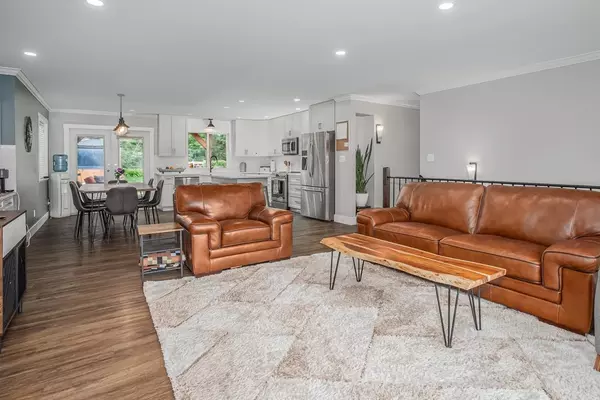 Abbotsford, BC V2S 7K3,3744 Thornton PL