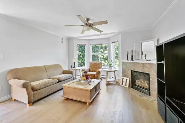 Surrey, BC V3W 2M7,12739 72 AVE #304