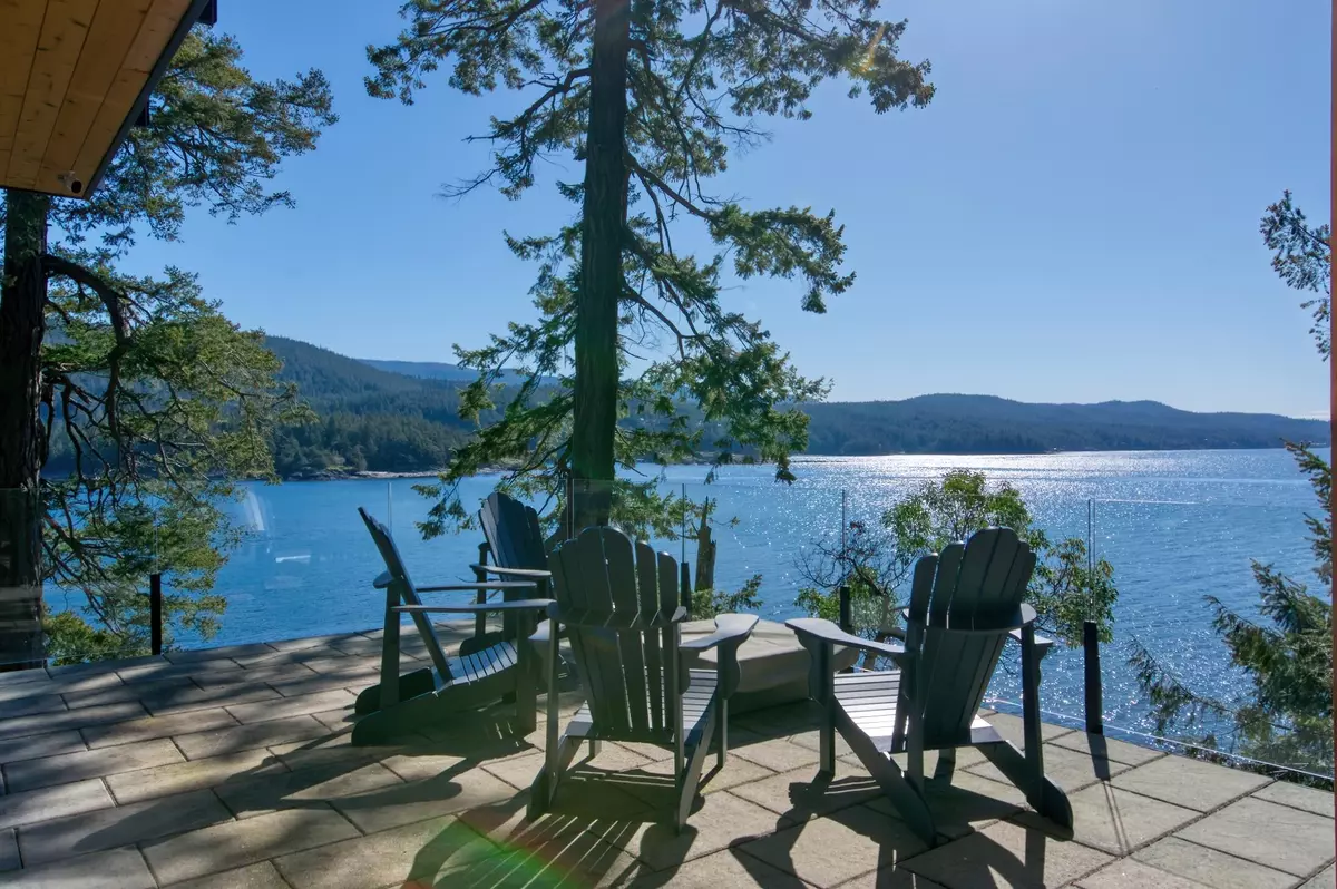 Pender Harbour, BC V0N 2H1,12412 Arbutus Landing RD