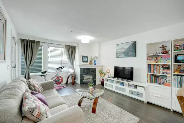 Surrey, BC V3R 0W1,14885 100 AVE #111