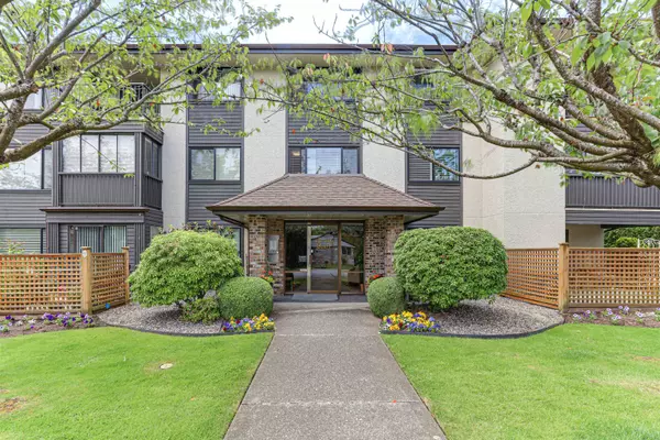 White Rock, BC V4B 4C6,1531 Merklin ST #206