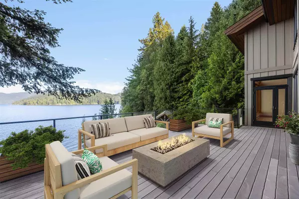 Gibsons, BC V0N 1V1,990 Marine DR