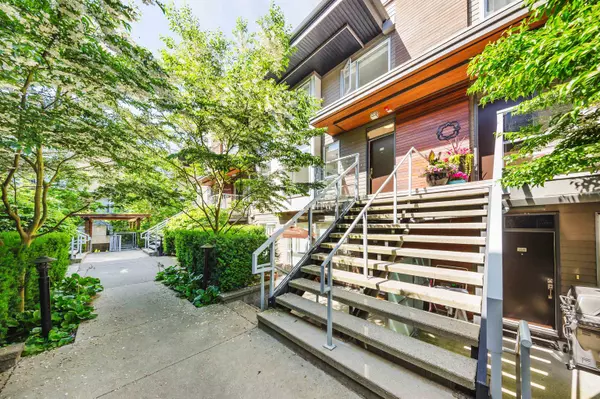 North Vancouver, BC V7M 0B8,735 W 15th ST #222