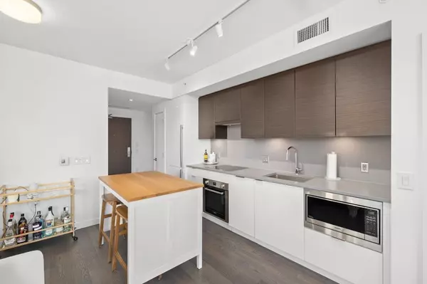 Vancouver, BC V6A 0H4,1688 Pullman Porter ST #403