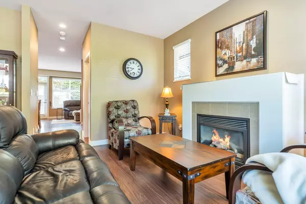 Surrey, BC V3S 2N9,18199 70 AVE #34