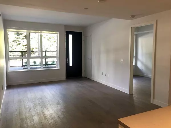 North Vancouver, BC V7R 0A6,1055 Ridgewood DR #109