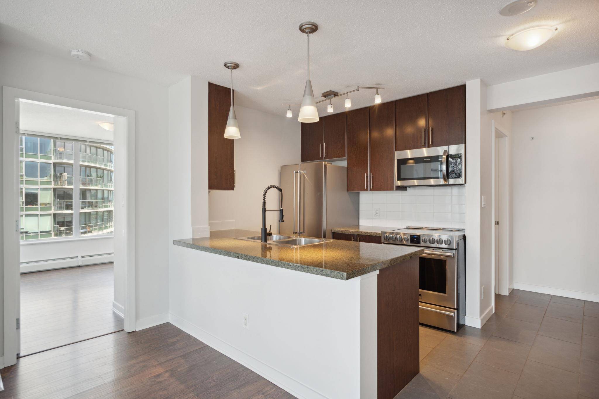 Vancouver, BC V6B 0B9,688 Abbott ST #2307