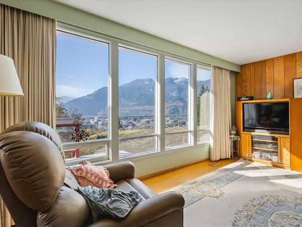 Squamish, BC V8B 0A9,38255 Vista CRES