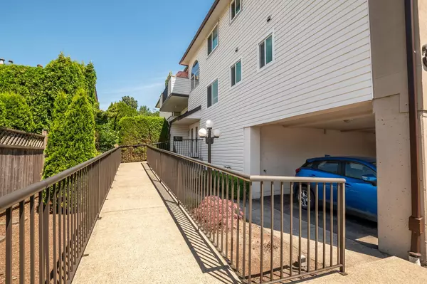 Abbotsford, BC V2S 1L6,33887 Marshall RD #302