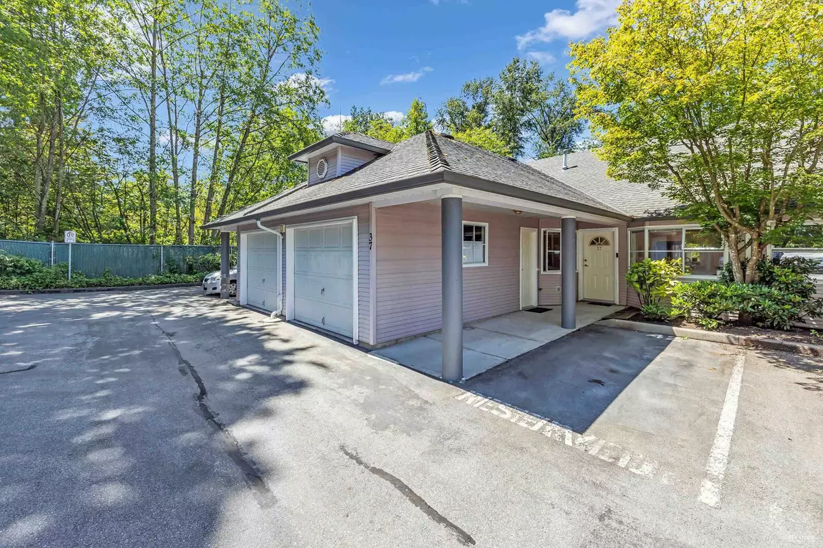 Surrey, BC V3V 4H3,9088 Holt RD #37