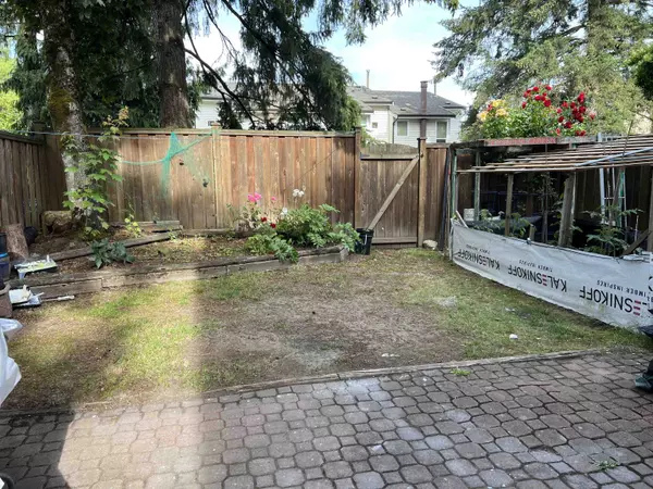 Surrey, BC V3V 6A4,9382 128 ST #59